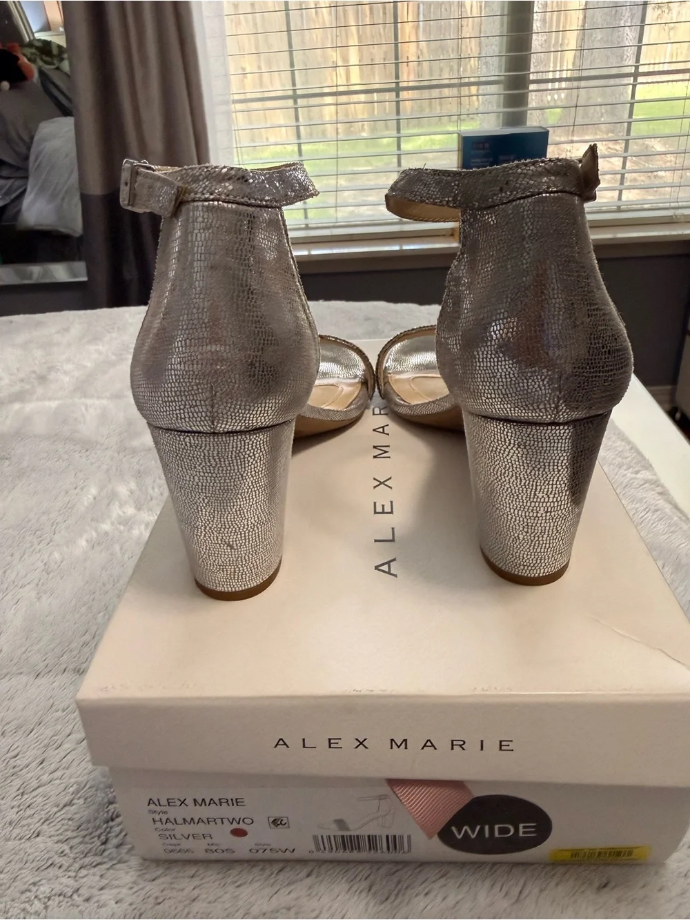 Alex Marie Halmartwo Silver Rhinestone Block Heel Sandals 7.5 Wide